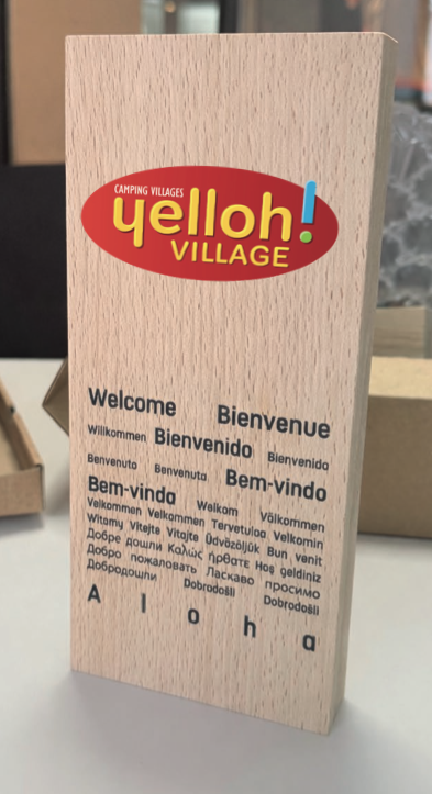 Présentoir Totem en Bois YV